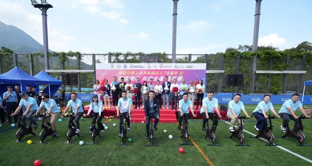 32岁无奈退役，＂世界第三＂阿扎尔经历了什么？